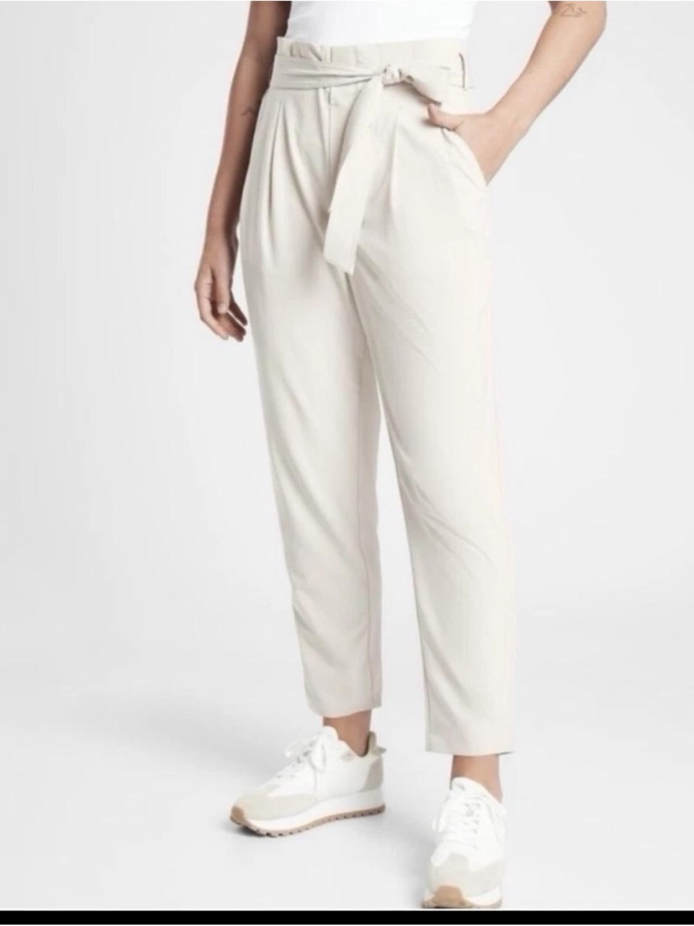 Athleta Skyline Pant II Cropped Pants in Cream Women’s Size 20